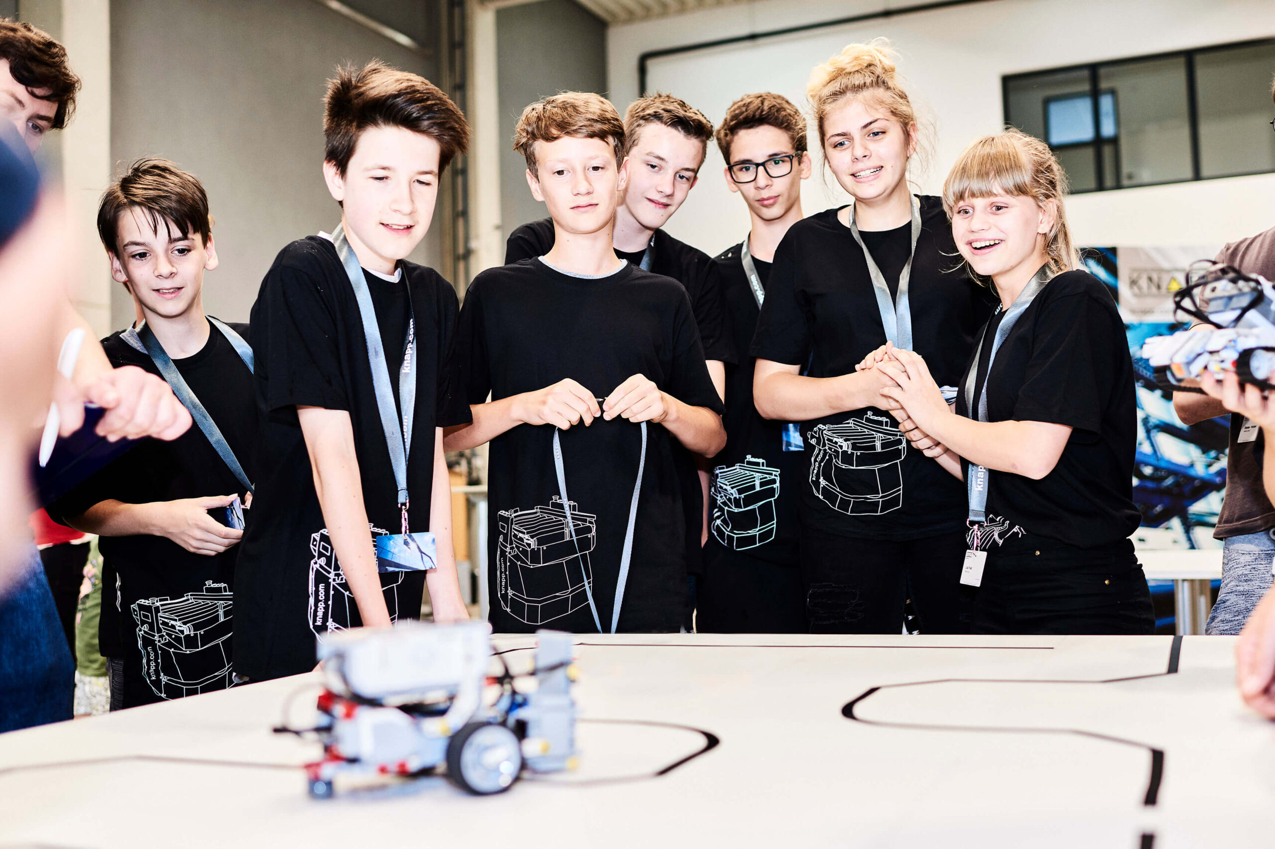 La robótica entusiasma - KNAPP RoboLeague 2018