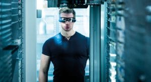 Gafas de datos KNAPP; smart worker, entorno de trabajo del futuro, trabajar en la logística y la producción.