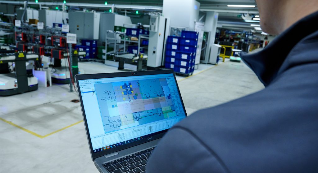 Flexibility of AGVs and AMRs Flexibility of AGVs and AMRs