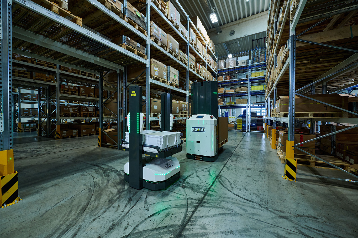 The KiSoft FCS software controls warehouse vehicles.