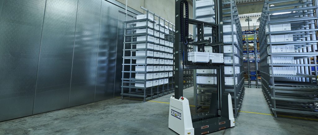 Open_Shuttle_Store_KNAPP_roboter_storage_system_Slider Roboter-Lagersystem Open Shuttle Store ist einfach skalierbar und schnell umsetzbar
