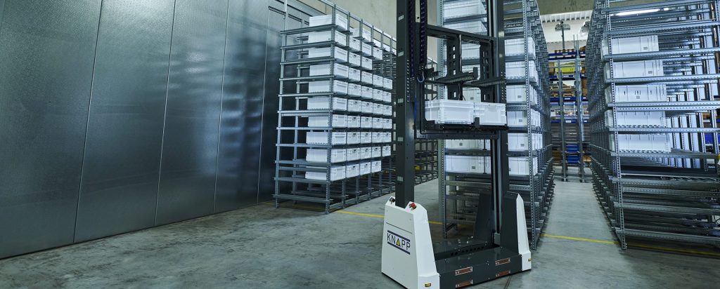 Open_Shuttle_Store_KNAPP_roboter_storage_system_Slider The Open Shuttle Store robotic warehouse is easily scaled up and rapidly implemented.
