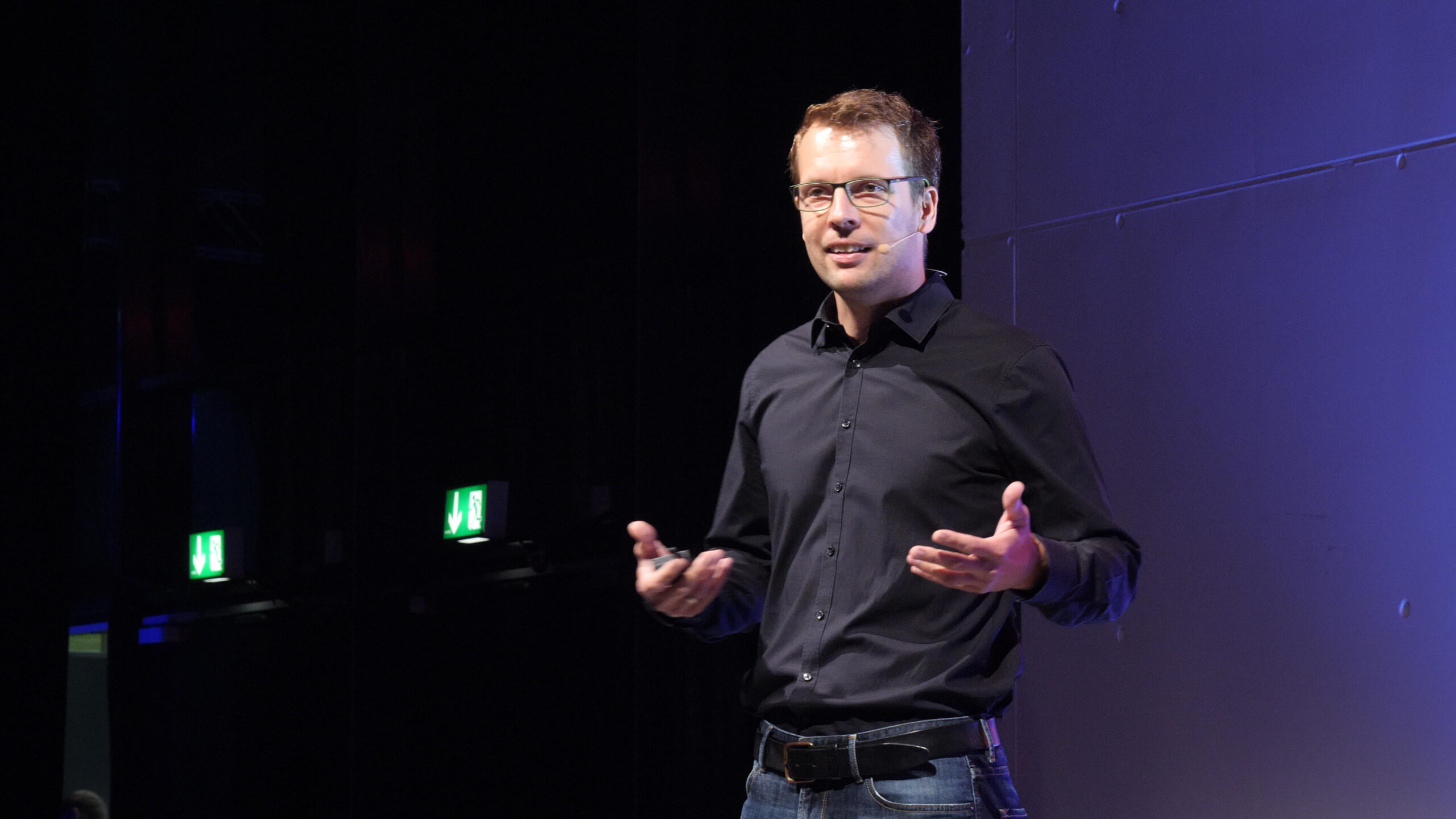 How logistics can give the gift of time - KNAPP