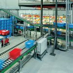 The Central Belt System with two fast-mover autopickers quickly and efficiently processes fast-moving articles.