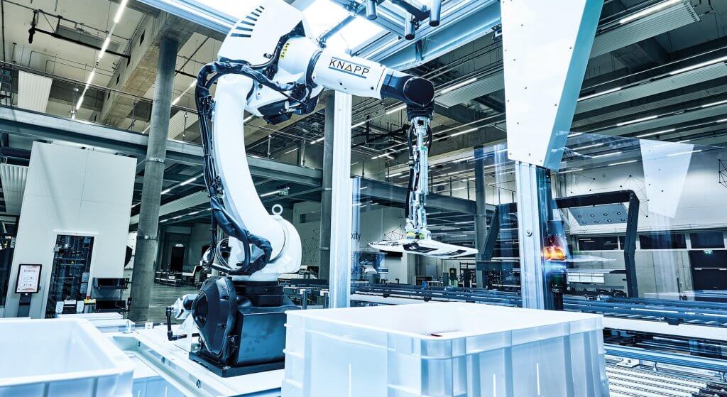 Avec Pick-it-Easy Robot, nous allions une technologie des plus modernes et un vaste savoir-faire logistique. Outre l’intelligence artificielle, la station robotisée entièrement automatique séduit par l’intégration et la performance. Robotique, IA