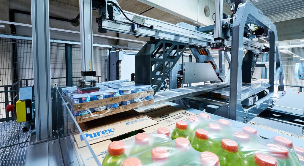 RUNPICK for fully automatic full-case picking The fully automatic picking system RUNPICK is taking a large handling unit with goods and placing it onto a pallet. RUNPICK, short for Robotic Universal Picker, is a robot specially developed for food retail. RUNPICK takes on fully automatic full-case picking for bricks and mortar food retail.