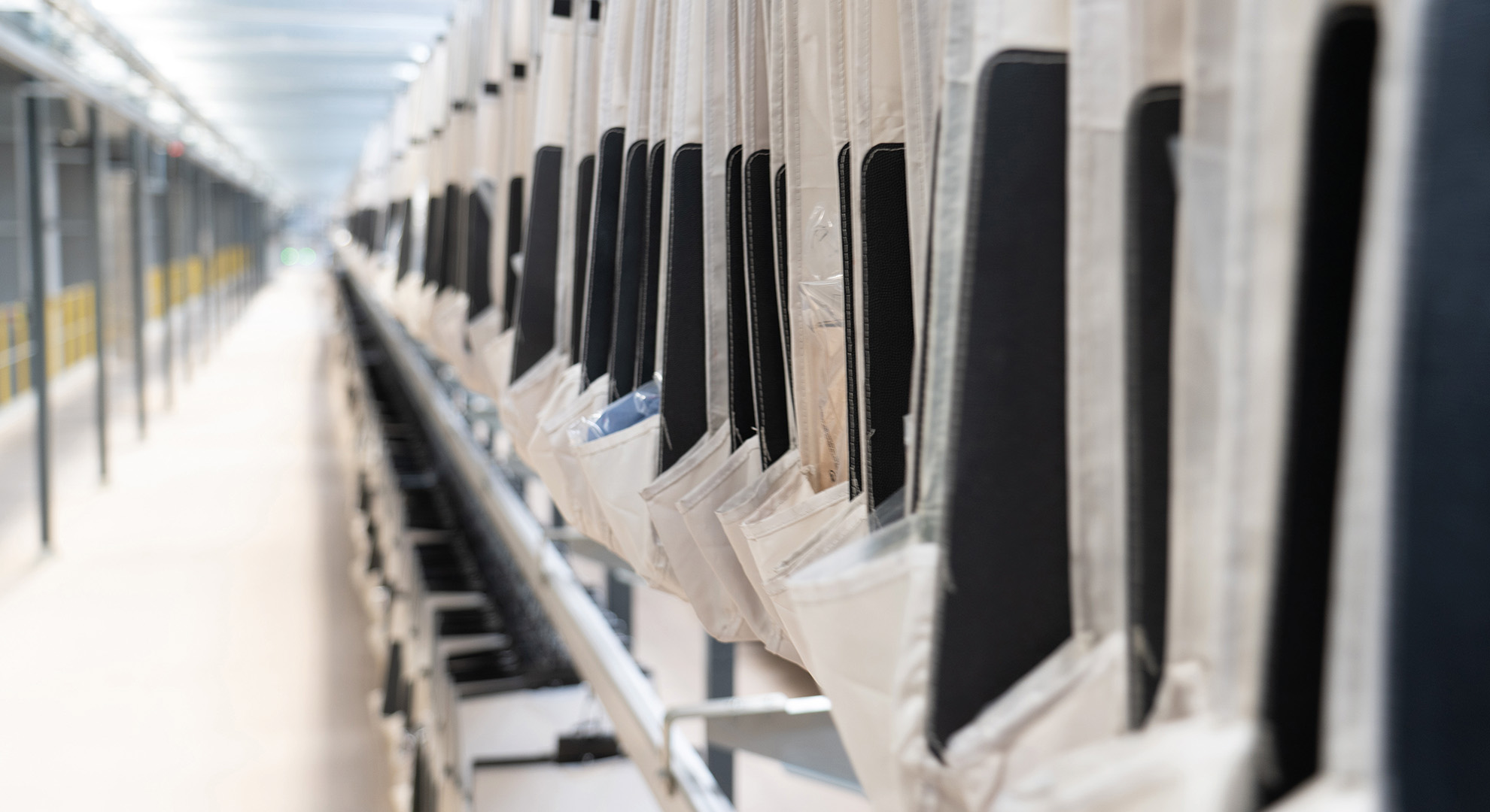 Pocket sorter systems for more sustainability in logistics Sorter pockets save space and are efficient, making logistics more sustainable.