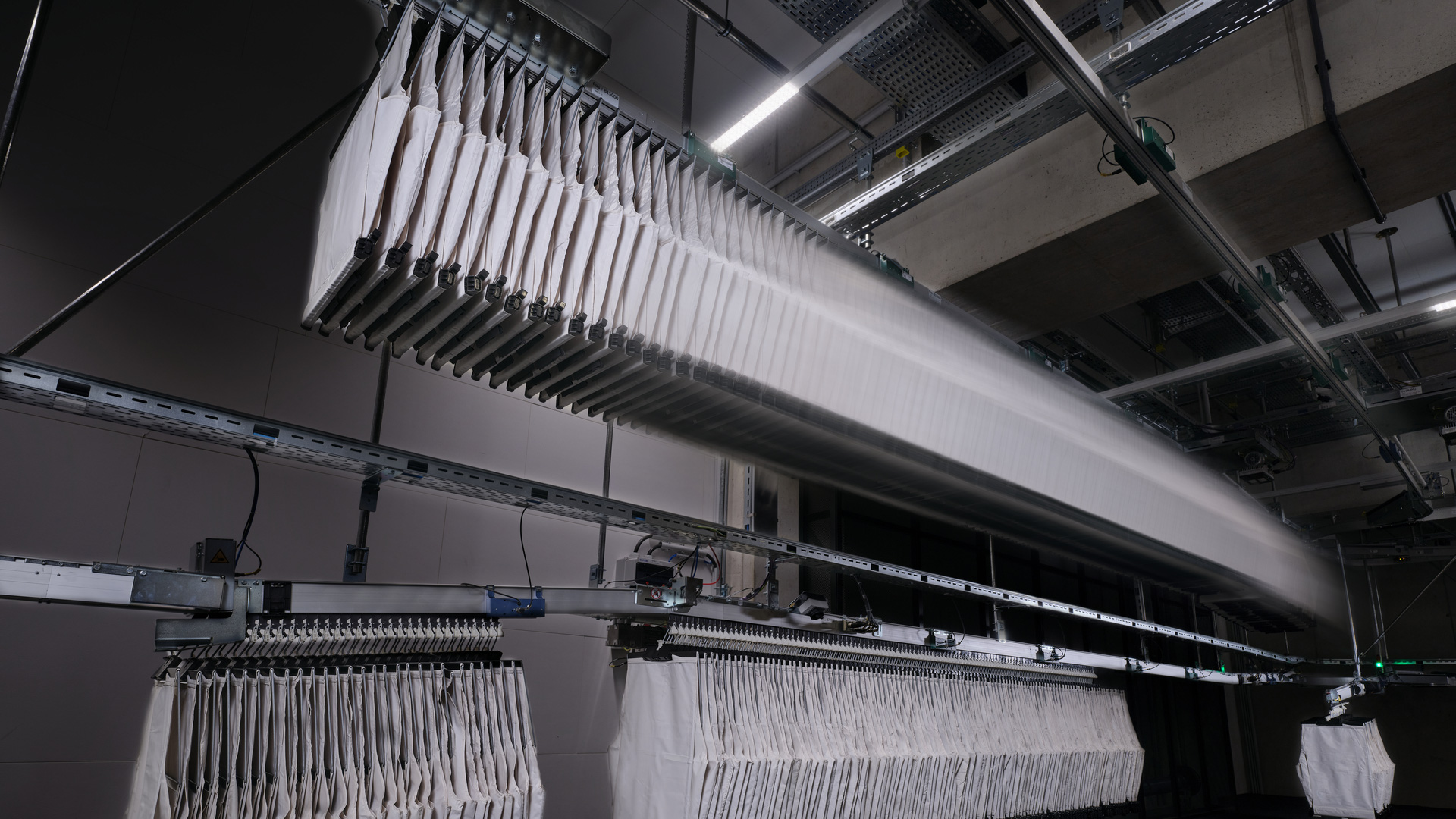 Système de convoyage et de tri AutoPocket pour la logistique Retail