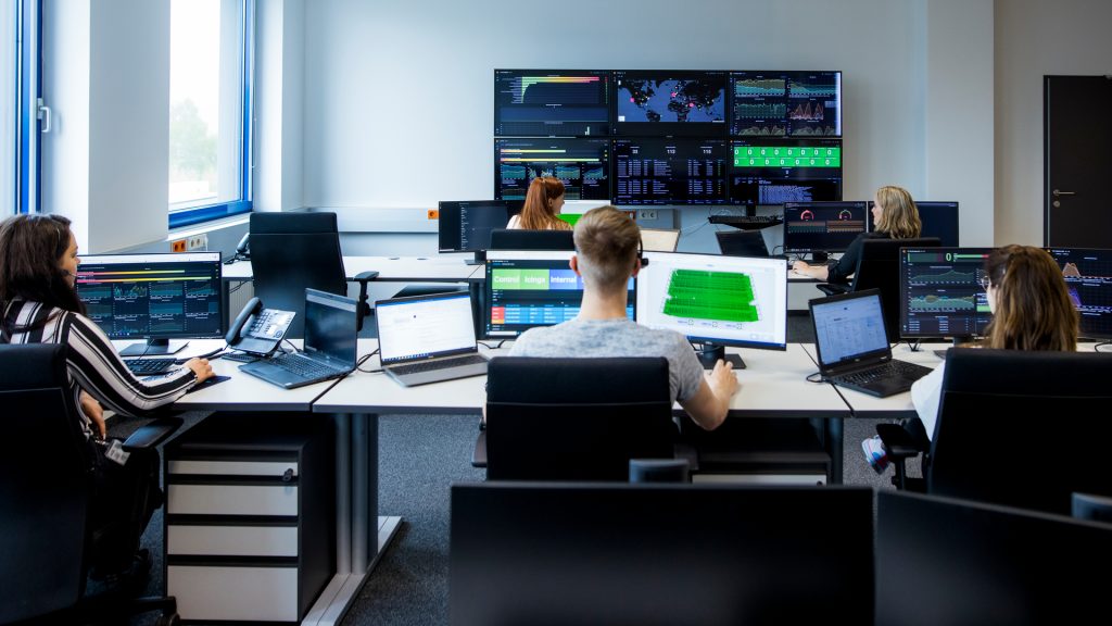 Flow Control Room im Rahmen des SAP® EWM Supports von KNAPP Beispiel für einen Flow Control Room im Rahmen des SAP® EWM Supports von KNAPP
