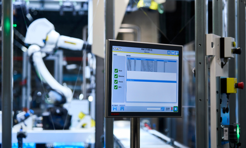 Pick-it-Easy Robot automatise la logistique des produits frais chez EDEKA NORDfrische à Lüttow-Valluhn.