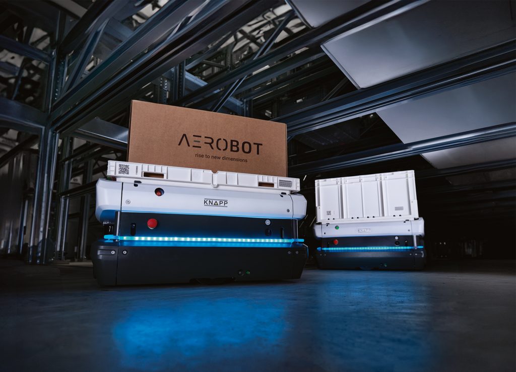 Deux robots mobiles du système AeroBot que KNAPP présente au salon automatica.