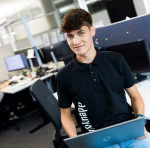 Jonas Mandl, industrial office administration apprentice in the second year at KNAPP in Hart bei Graz.