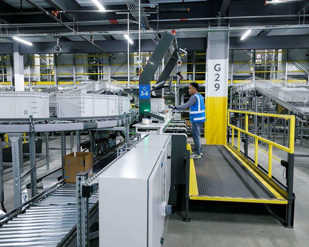 Kommissionierung in Walmarts Next Generation Fulfillment Center.
